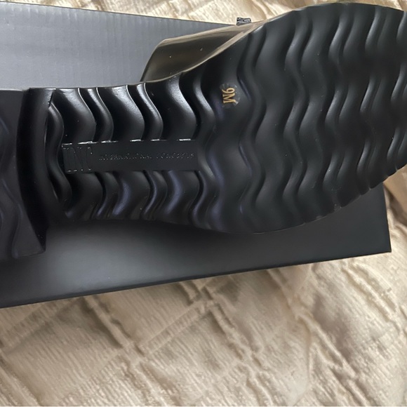 Black Sandal by Inc with a black chain - Picture 4 of 6